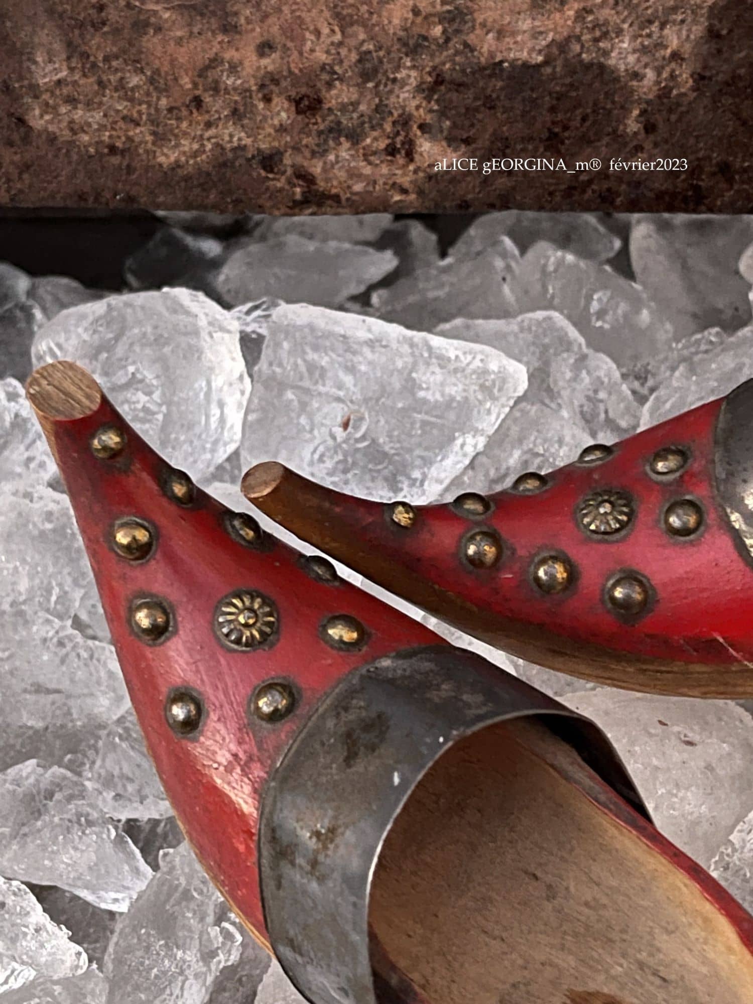 Arrangement d'objets chinés de seconde main, Sports d'hiver